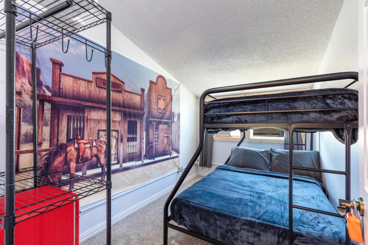 Old Texas Bunkhouse Hostel Wills Point Room photo